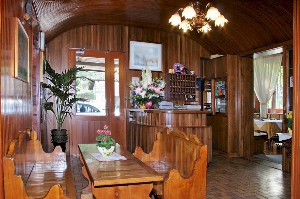 Albergo Il Castellino Boario Terme Εξωτερικό φωτογραφία
